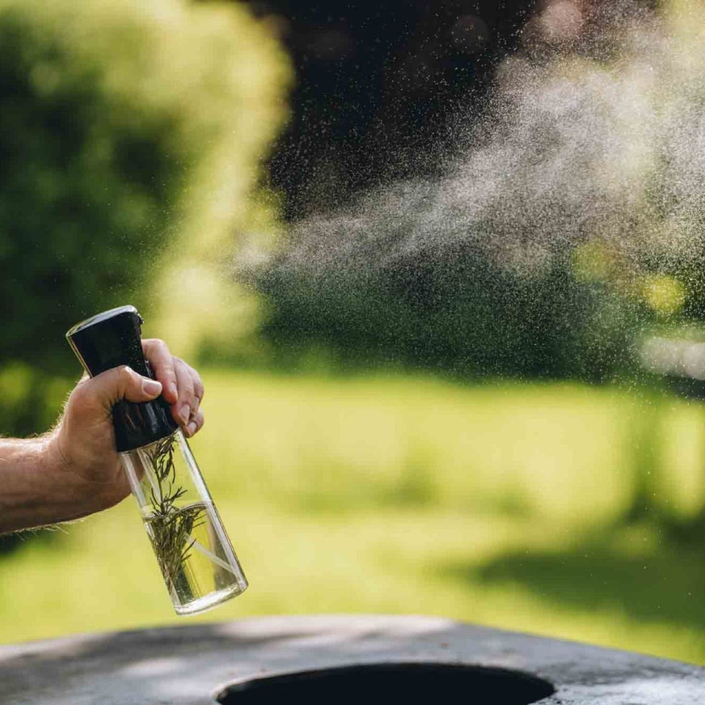Grill Spray misting oil outdoors